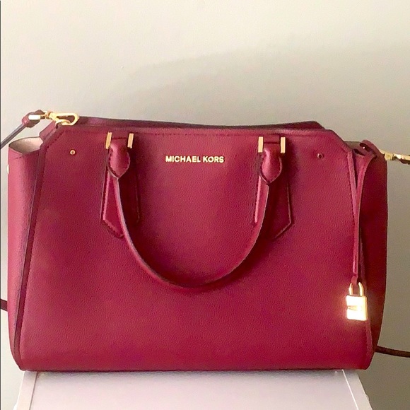 Michael Kors Handbags - Michael Kors Handbag ✨